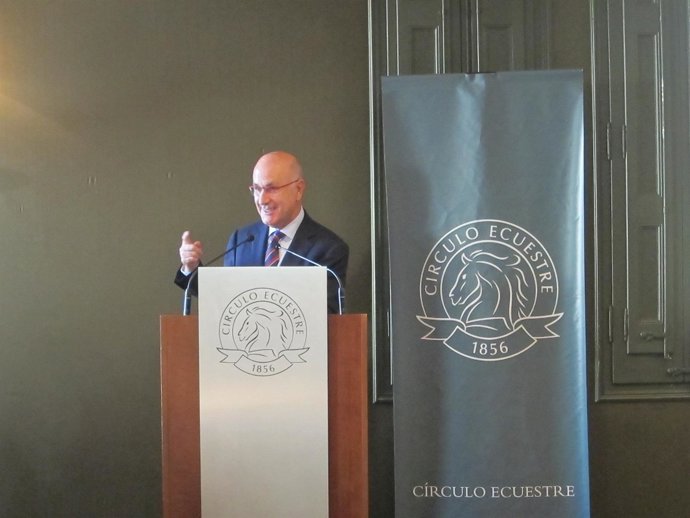 El Candidato De Ciu Josep Antoni Duran En El Círculo Ecuestre
