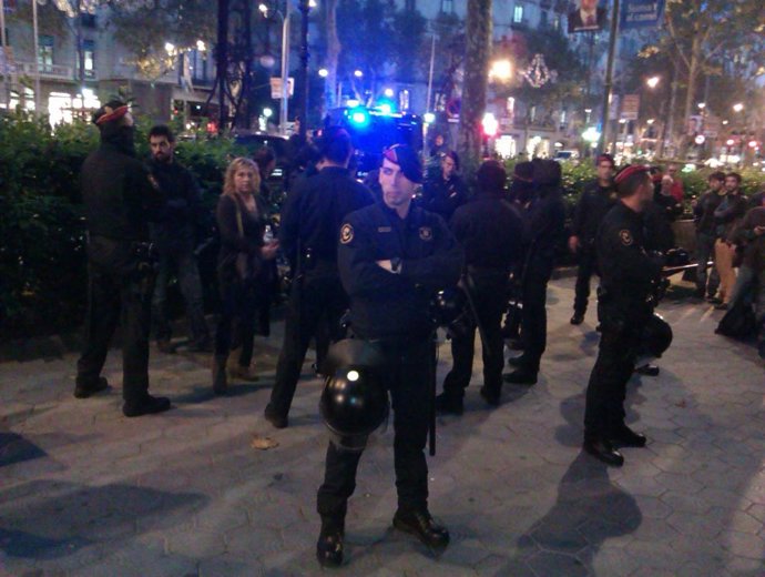 Los Anticapitalistas Irrumpen En La Bolsa De Barcelona