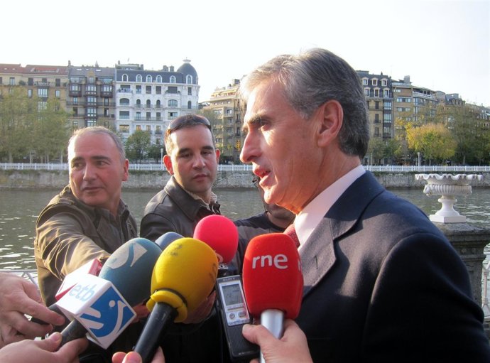 El Ministro De Presidencia Ramón Jauregui