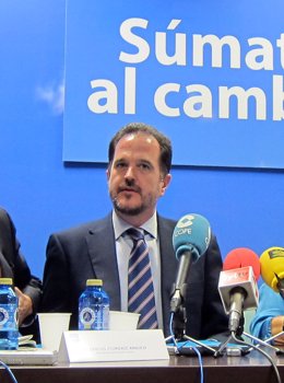 El Eurodiputado Del PP Carlos Iturgaiz Durante Su Visita A León.