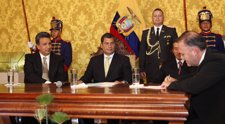 El Presidente Ecuatoriano, Rafael Correa, Hace Cambios En Su Gabinete.
