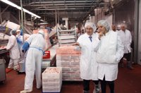 Cospedal pide a los votantes "defraudados" del PSOE que apoyen al PP 