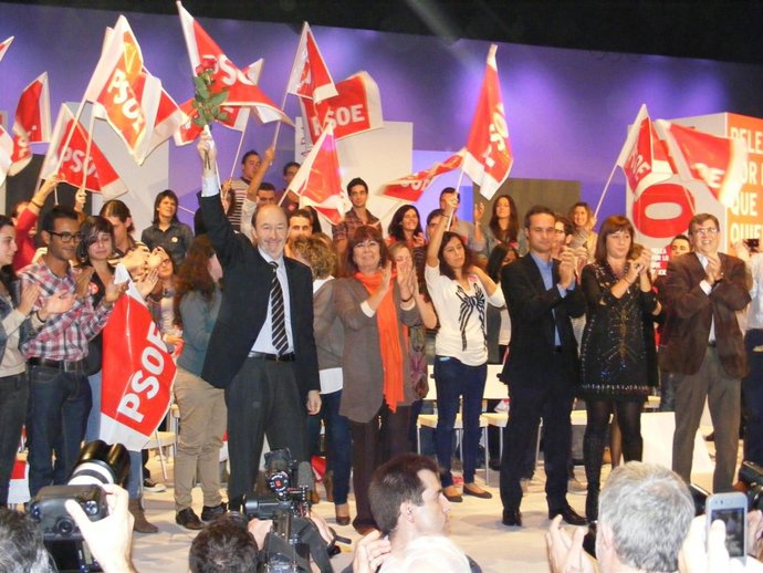 Alfredo Pérez Rubalcaba Durante Un Mitin En Palma