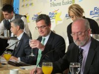 Azpíroz (PP) cree que si la voluntad que declara ETA es "auténtica y definitiva" Rajoy gestionará con acierto su desarme