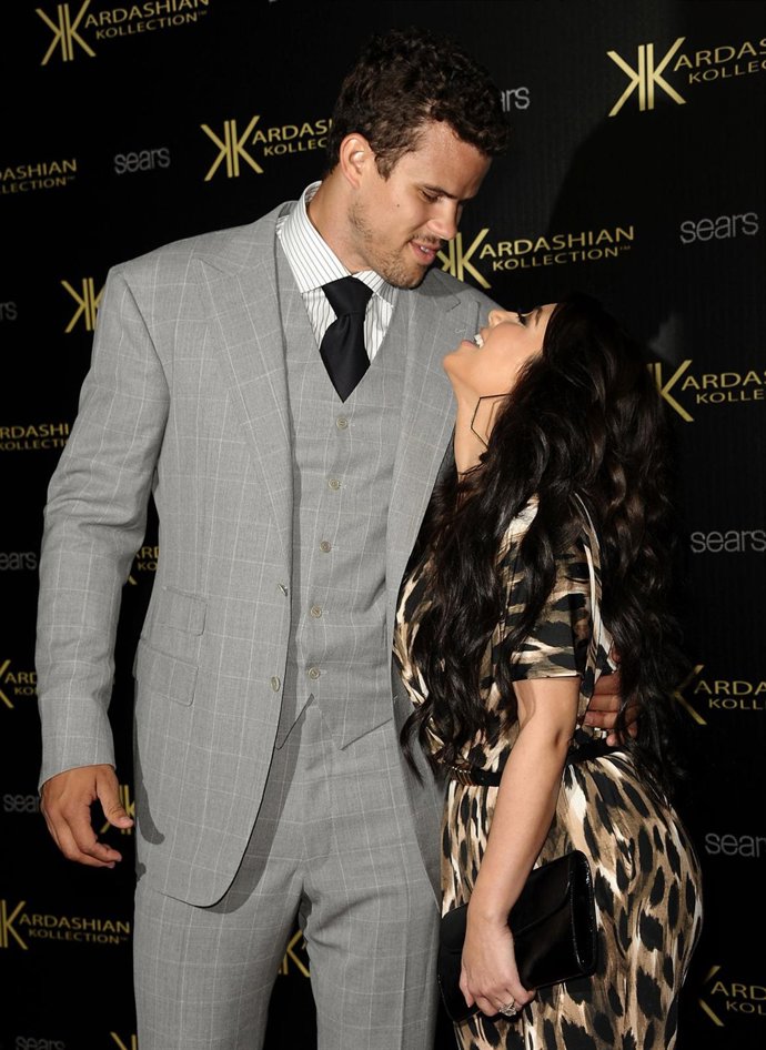 Kim Kardashian Y Kris Humphries Mirándose A Los Ojos