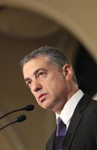 Urkullu cree "una aberración democrática, política y ética" que ETA quiera "influir" en la campaña con su entrevista