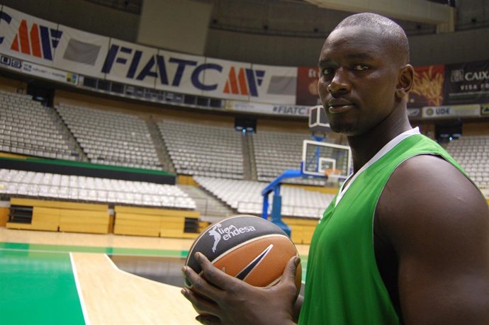 El Pívot Senegalés Pape Sow