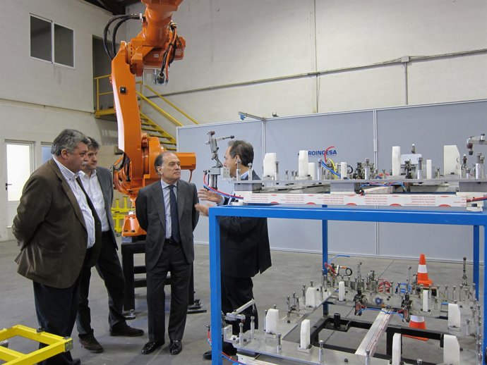 El Consejero De Economía Visita La Planta Proingesa