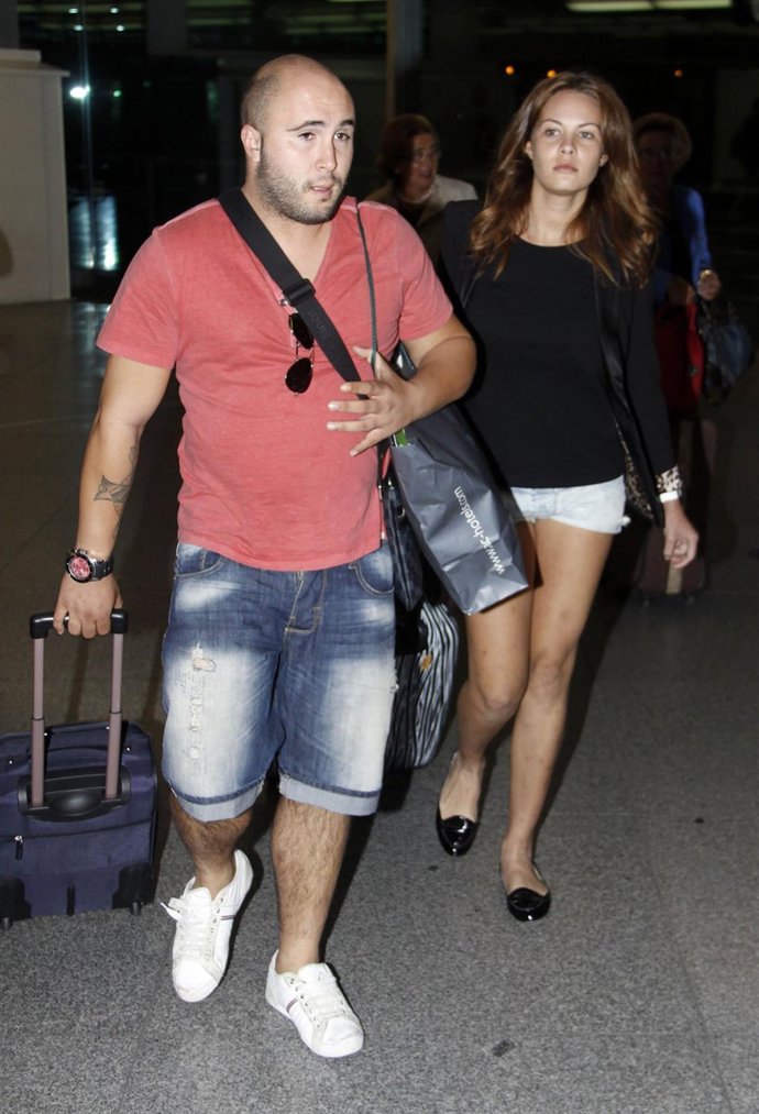Kiko Rivera Y Jessica Bueno En La Estación De Tren