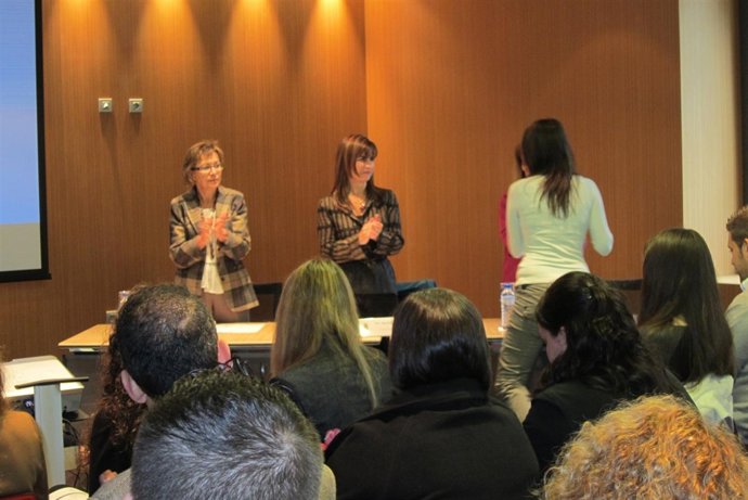 La Consejera De Educación, En El Centro