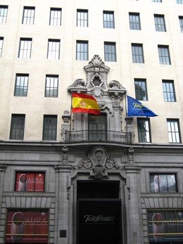 Edificio De Telefónica Por Aikijuanma CC Flickr