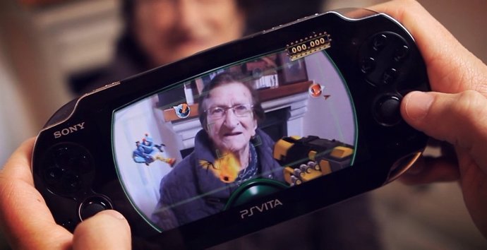 Vitorina Rojo Descubre PS Vita