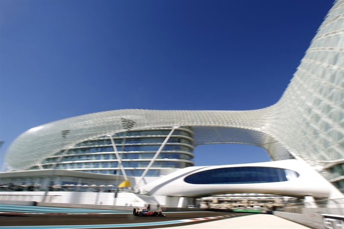 Lewis Hamilton En Yas Marina