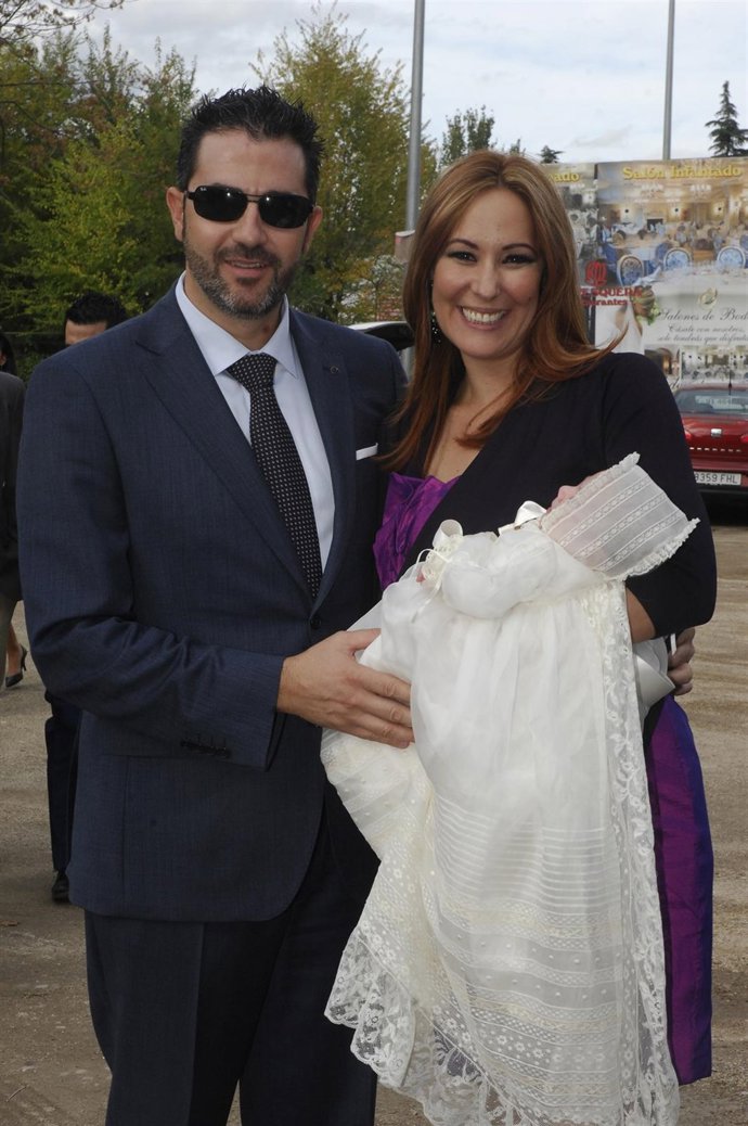 Posado Chayo Mohedano, Andrés Fernández Y Su Hija Alejandra