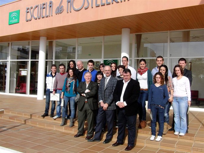 Alumnos De La Escuela De Hostelería De Islantilla (Huelva)
