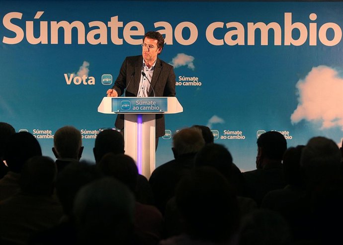 Alberto Núñez Feijóo En Un Mitin Del Ppdeg En Sarria.
