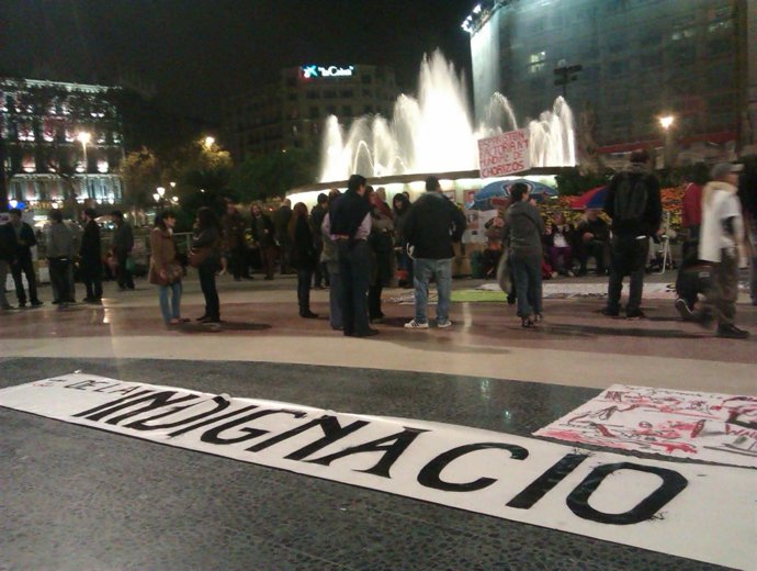 Indignados En Plaza Catalunya El 11-11-11