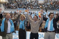 Aguirre dice que el adversario del PP no parece que se vaya a rendir aunque ahora necesite "respiración asistida"