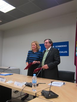 Concepción Dancausa Y Fernando Chacón Firman Un Acuerdo De Colaboración