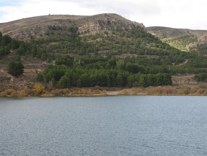 Embalse De La Cuenca Del Ebro