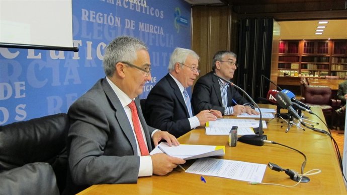 Firma Acuerdo Farmacias Campaña Solidaria Recogida De Radiografías