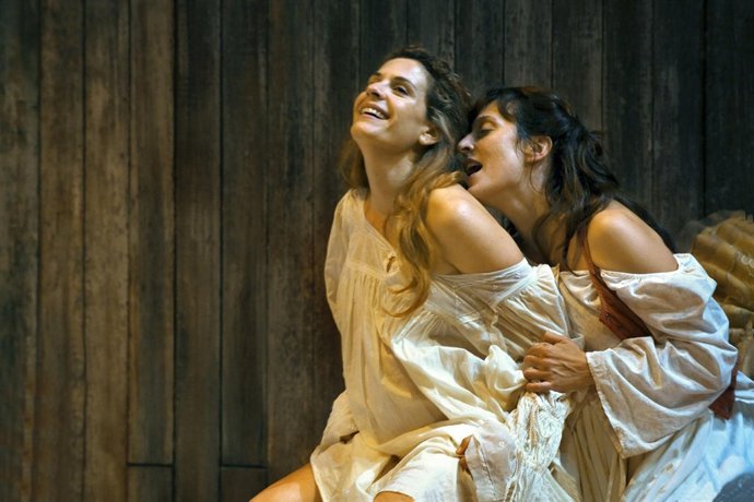 Marta Marco Y Clara Segura En L'espera', En El Teatre Lliure