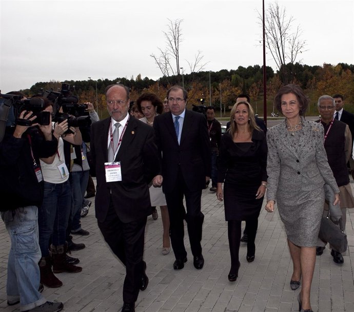 Las Autoridades Acceden A La V Cumbre Del Microcrédito