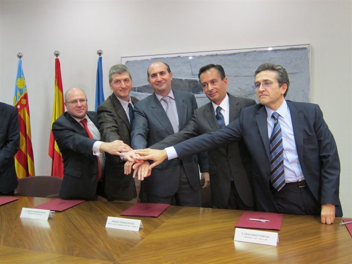 Verdeguer Con Los Representantes De Los CEEI.