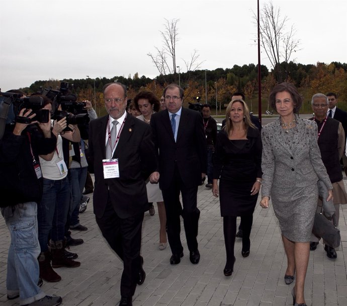 Las Autoridades Acceden A La V Cumbre Del Microcrédito