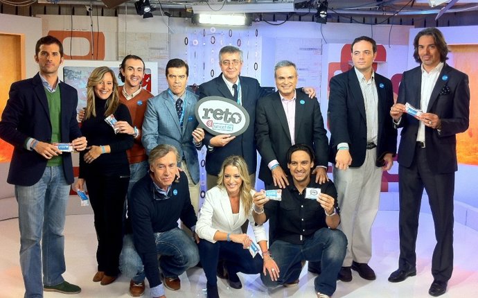 Presentadores De Giralda TV Apoyando El Reto Unicef