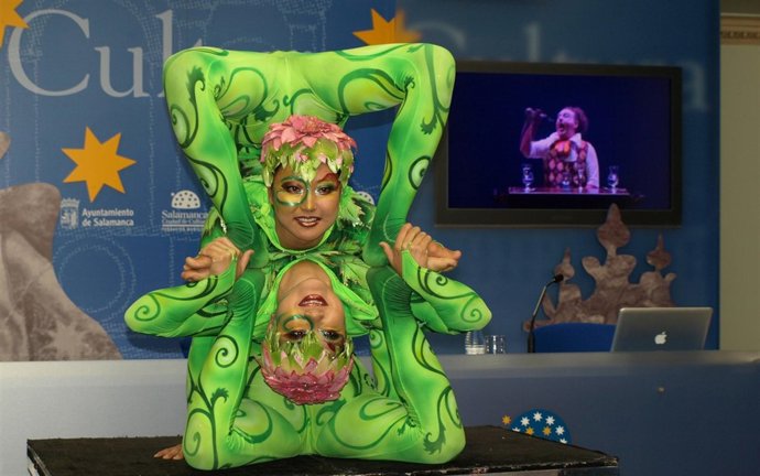 Exhibición De Contorsionistas Del Espectáculo 'Storm'  