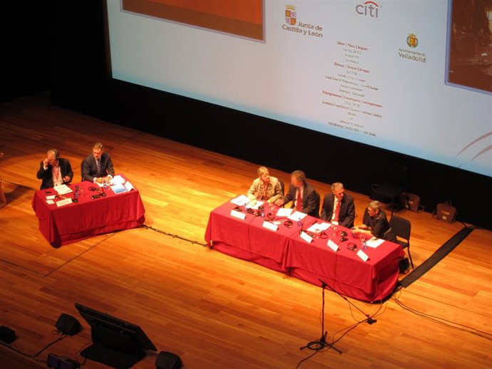 Participantes En La I Sesión Plenaria De La V Cumbre Del Microcrédito