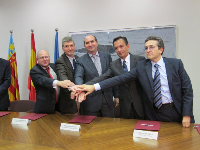 Verdeguer Con Los Representantes De Los CEEI.