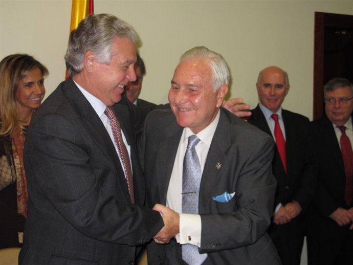 Menacho, Junto Al Presidente Del CGPJ Carlos Dívar