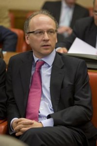 PP pide "singularizar" la regulación laboral para las pymes