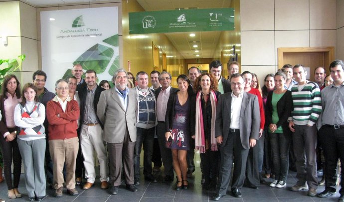 Pilar Serrano Y Miguel Ángel Heredia Se Reúnen Con Investigadores De La UMA