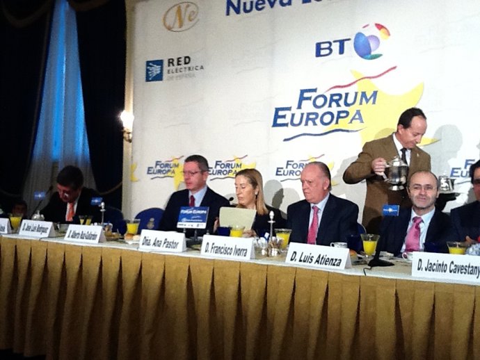 Gallardón Y Pastor En Un Desayuno Informativo