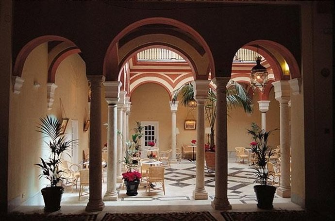 Patio Del Hotel