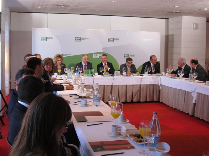 Encuentro Del PNV Con Representantes Del Sector Económico Vasco