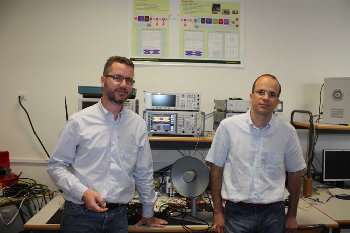 Los Investigadores Javier Valls Y Vicente Almenar