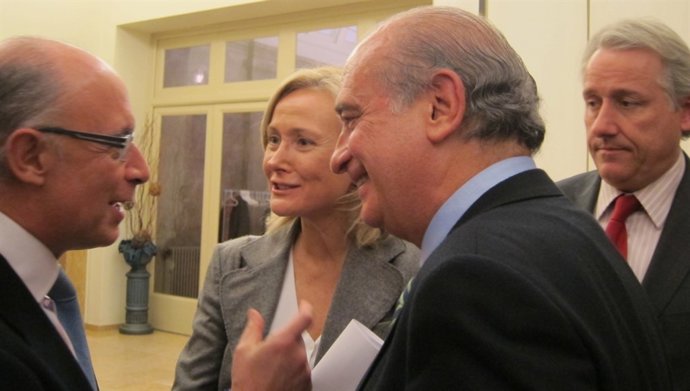 C.Montoro, À.Esteller, J.Fernández Y J.Llobet