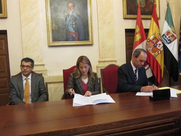 CONVENIO AYTO DE CC FISCALÍA PARA MENORES 