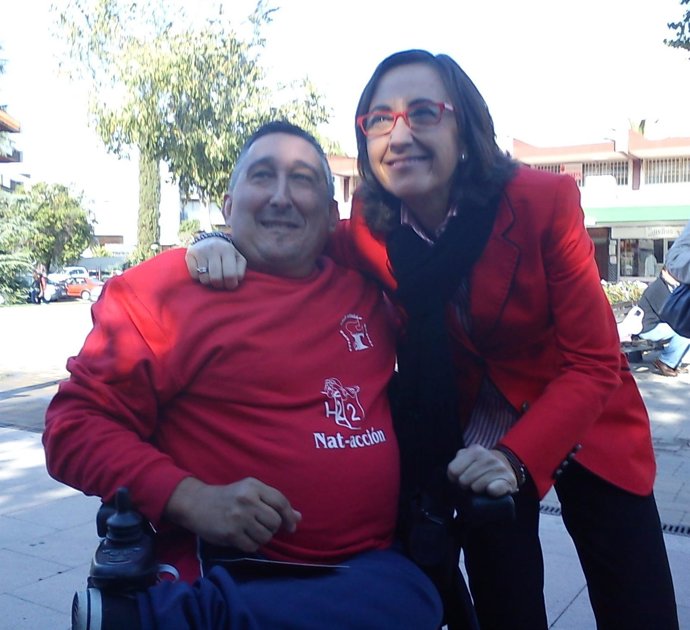 Aguilar Con Un Vecino Del Parque Figueroa, En Córdoba