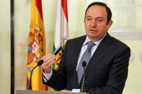 Sanz insiste en que tiene que ser el Gobierno vasco el que "garantice los servicios a sus ciudadanos"