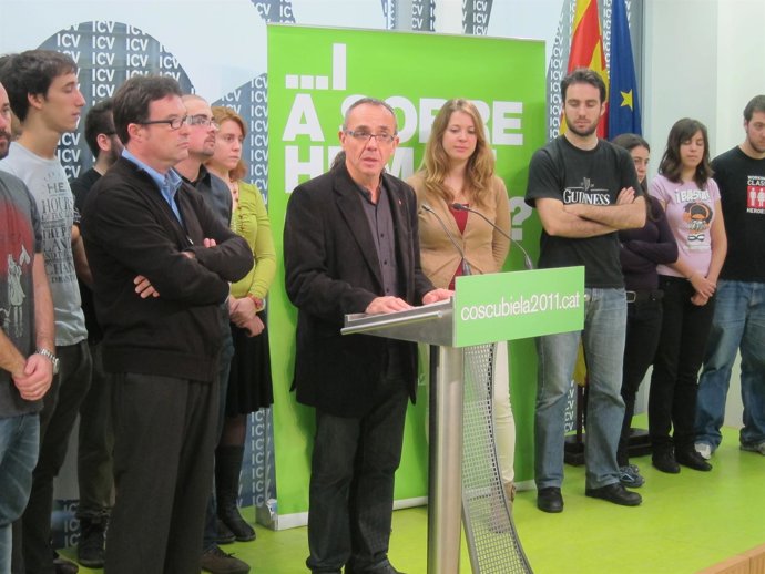 J.J.Nuet, J.Coscubiela Y Candidatos Jóvenes De ICV-Euia A Las Generales 2011