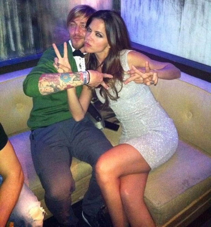 Guti Y Romina Belluscio En Una Discoteca