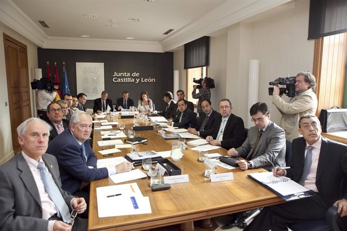 El Consejero De La Presidencia Y Portavoz De La Junta De Castilla Y León, José A