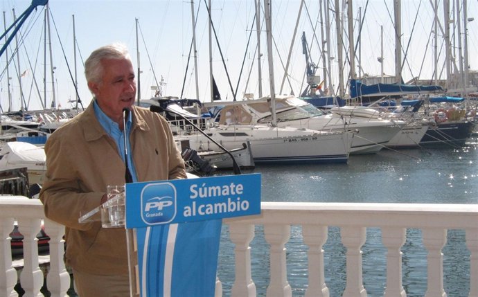 Arenas, En El Puerto De Motril (Granada)