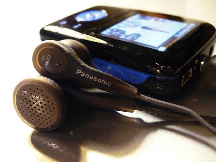 Cascos De Panasonic Por Roguesun Media CC Flickr 