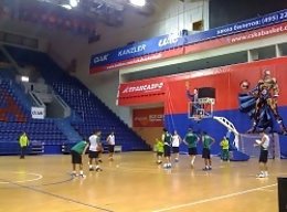 La Plantilla De Unicaja Entrenando En Moscú